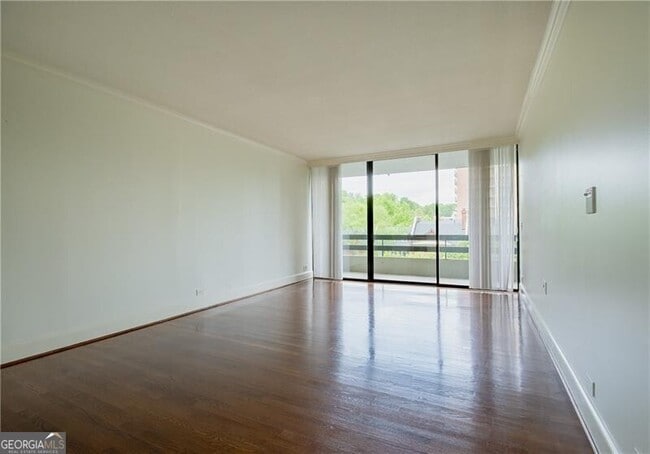 Building Photo - 2660 Peachtree Rd NW