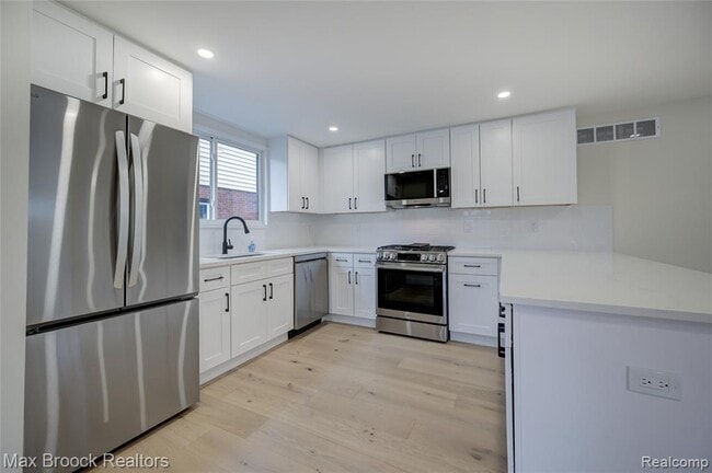 Building Photo - 409 Baldwin Ave