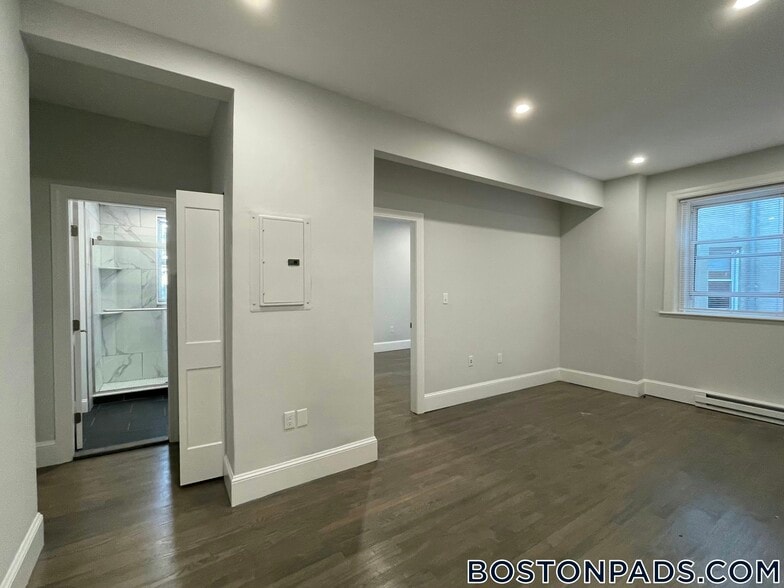 Building Photo - 108 Jersey St