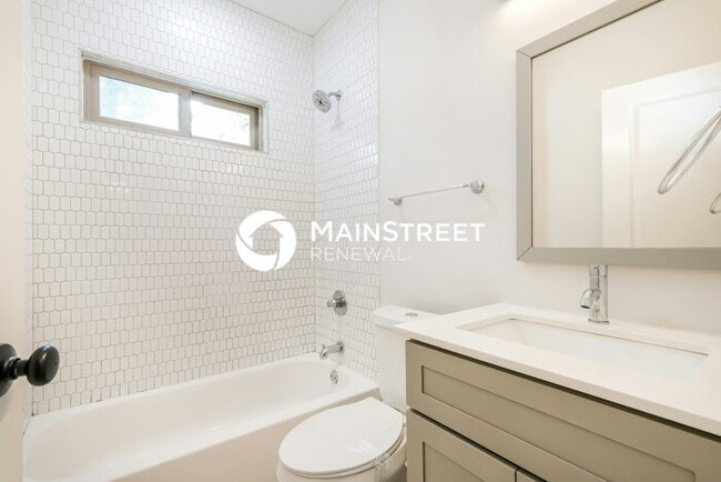 Building Photo - 3 Bedroom Pet-Friendly Home in Atlanta, GA with Main Street Renewal