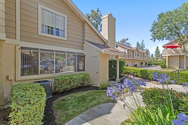 Building Photo - 26481 Olivewood