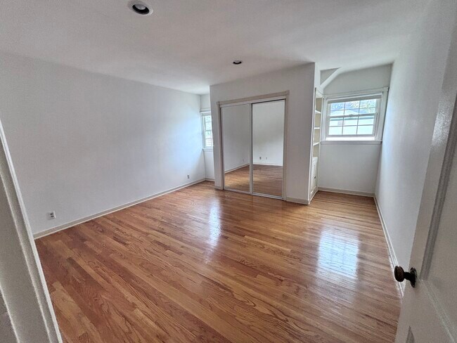 Building Photo - 1705 West Dr