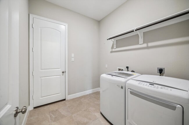 Building Photo - 17322 Legend Creek Ct