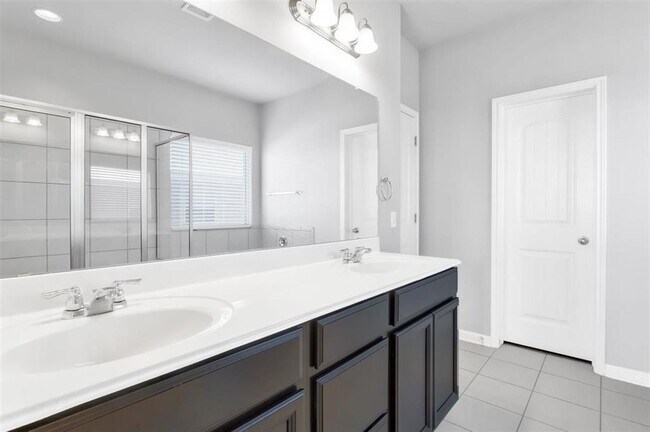 Building Photo - 131 Desert Rose Dr