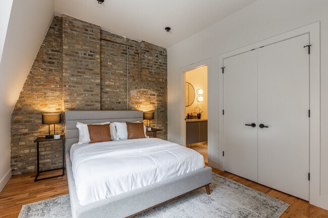 Building Photo - 2228 N Kedzie Blvd