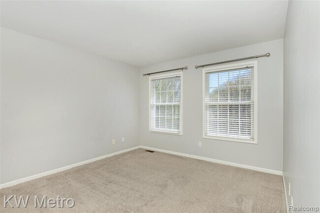 Building Photo - 788 Eagle Dr