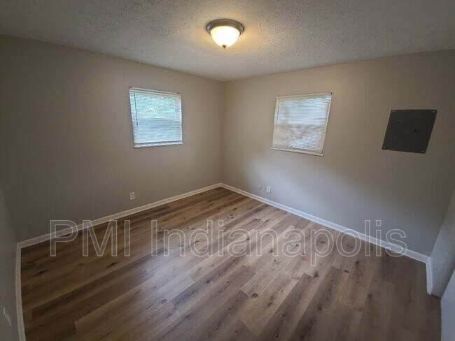 Building Photo - 6230 Eastridge Dr