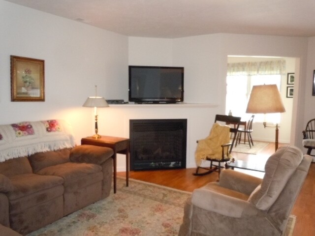 Interior Photo - 125 Donats Brow Ln