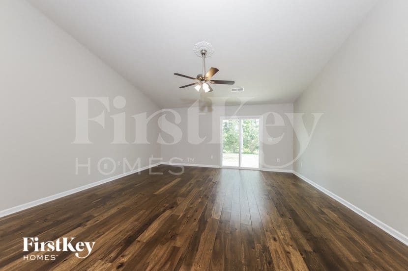 Building Photo - 1049 Solstice St