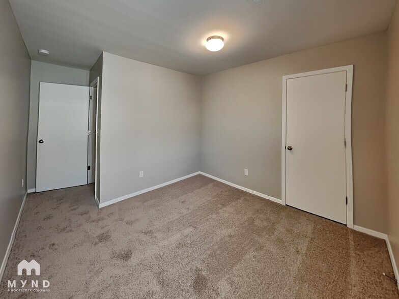 Building Photo - 2303 Ridge Way