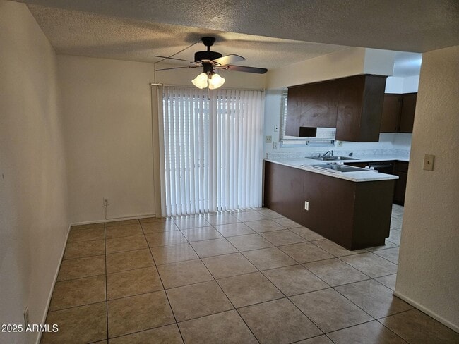 Building Photo - 6557 S La Rosa Dr