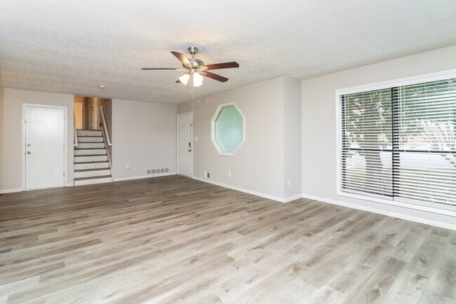 Building Photo - 3035 Sumit Wood Dr NW