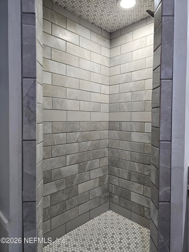 Building Photo - 3175 Ravines Rd