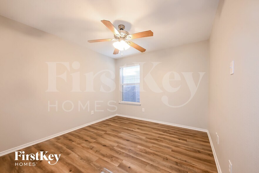 Building Photo - 1152 Warrior Dr