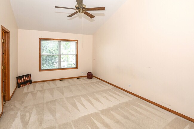 Building Photo - 162 Sherwood Ct