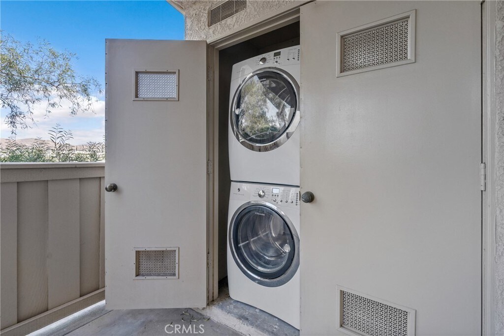 Building Photo - 26342 Forest Ridge Dr