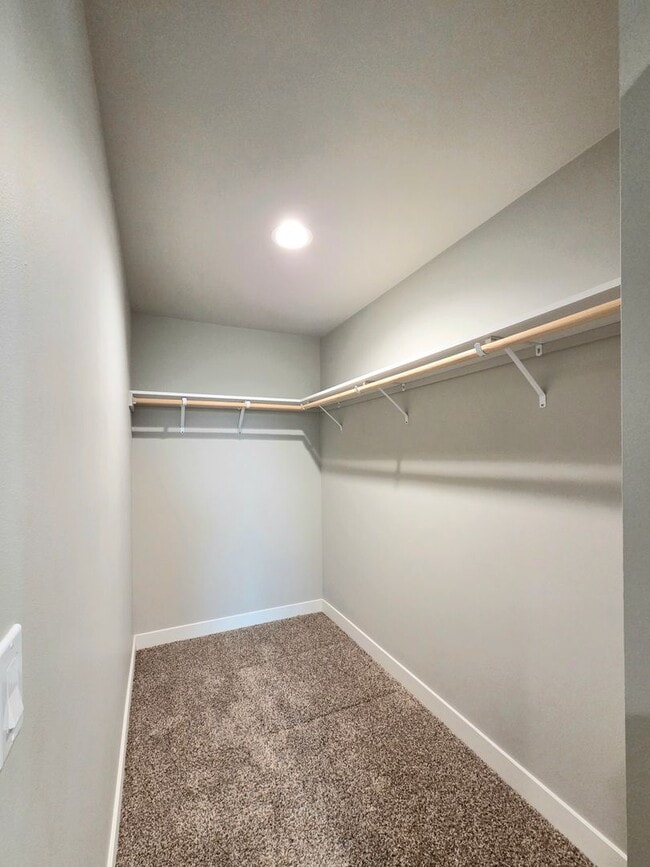 Building Photo - Newer Home in a Newer Community! 3-Bed, 2-Bath