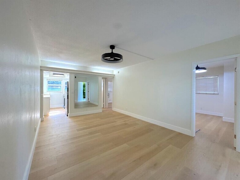 Building Photo - 2815 NE 33rd Ave