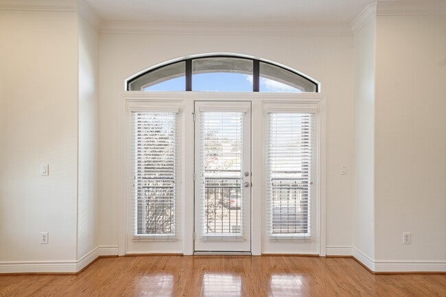 Building Photo - 1402 Wheeler Ave