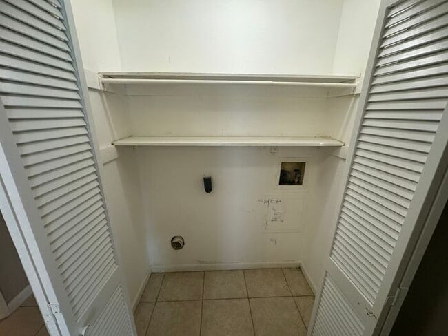 Building Photo - Gulf Breeze - Greenbriar Estate - 2 bedroo...