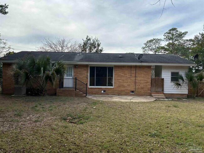 Building Photo - 3600 Forest Glen Dr