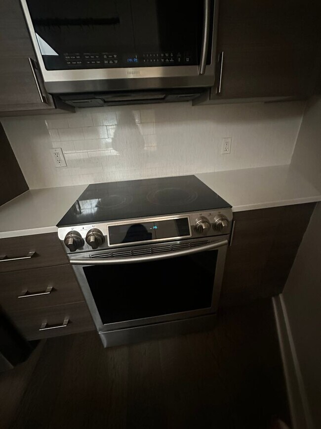 Building Photo - Modern 2 Bedroom, 2 Bathroom Penthouse with Parking in Historic LeDroit Park