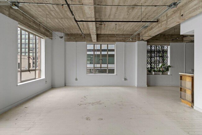 Building Photo - 710 Colorado St