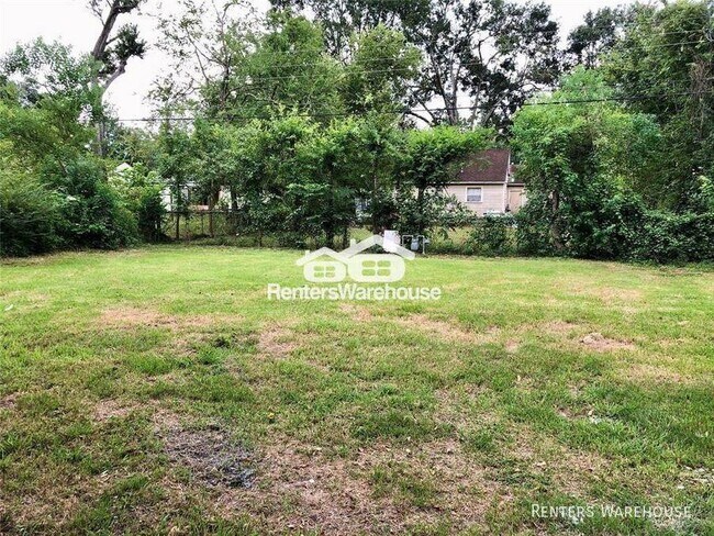 Building Photo - Cottage style 3 bedroom, 1 full bath home ...