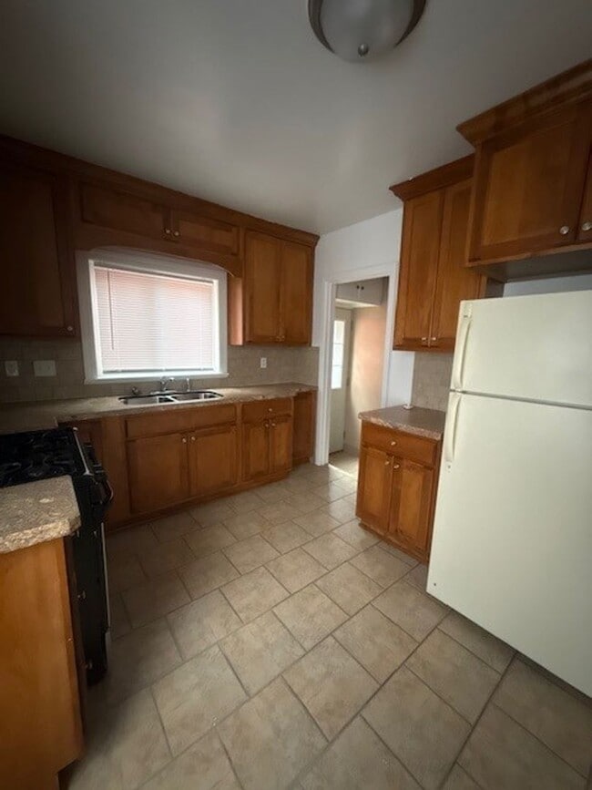 Building Photo - Charming 3-Bedroom Home Near Kenosha Dream Park