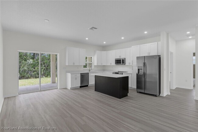 Building Photo - 7539 Bernal Dr