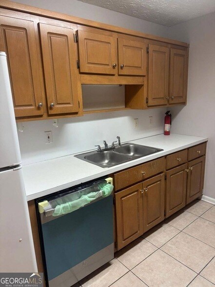 Building Photo - 330 Herndon Way