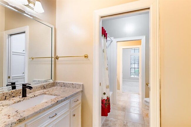 Building Photo - 3115 Evergreen Oak Dr