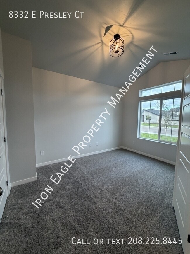 Building Photo - 8332 E Presley Ct