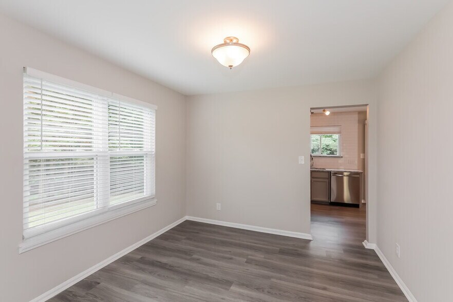 Building Photo - 4503 Bathurst Dr
