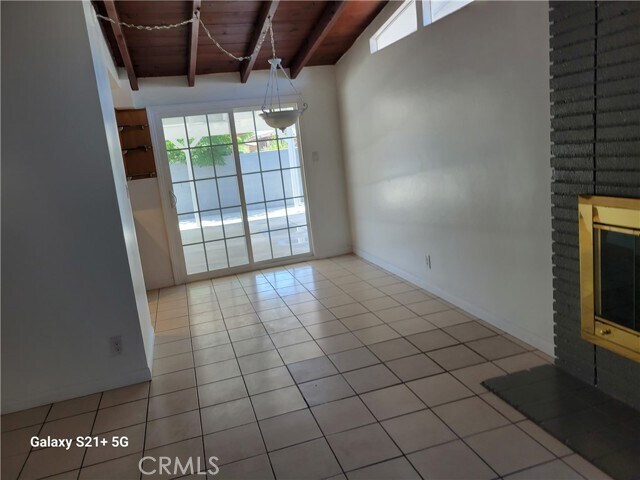 Building Photo - 937 N Iroquois Ave