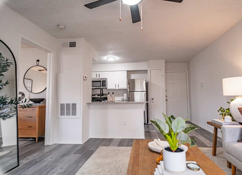 Building Photo - 12330 Metric Blvd