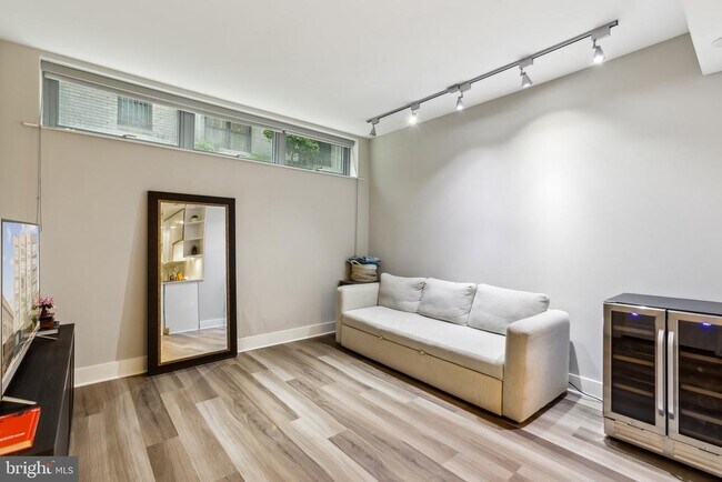 Building Photo - 1311 13th St NW