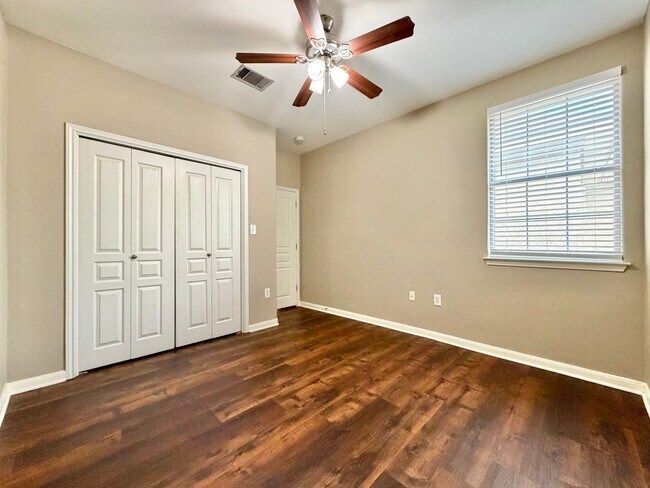 Building Photo - 3300 Forest Creek Dr