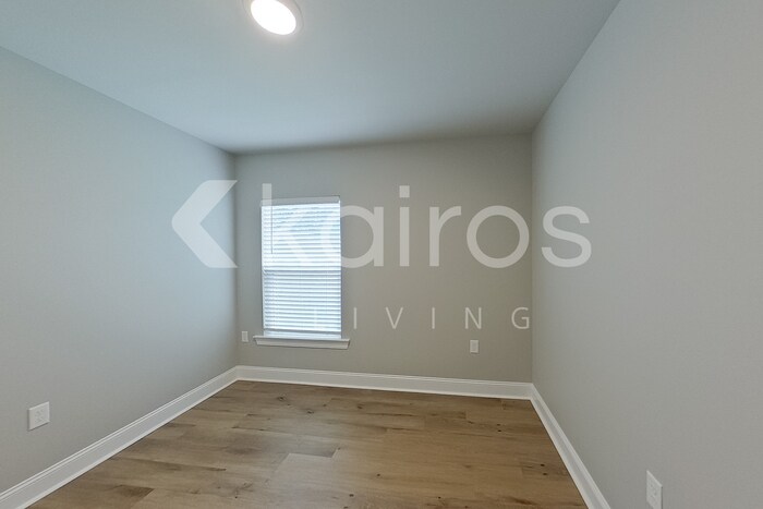 Building Photo - 13709 Pinyon Dr