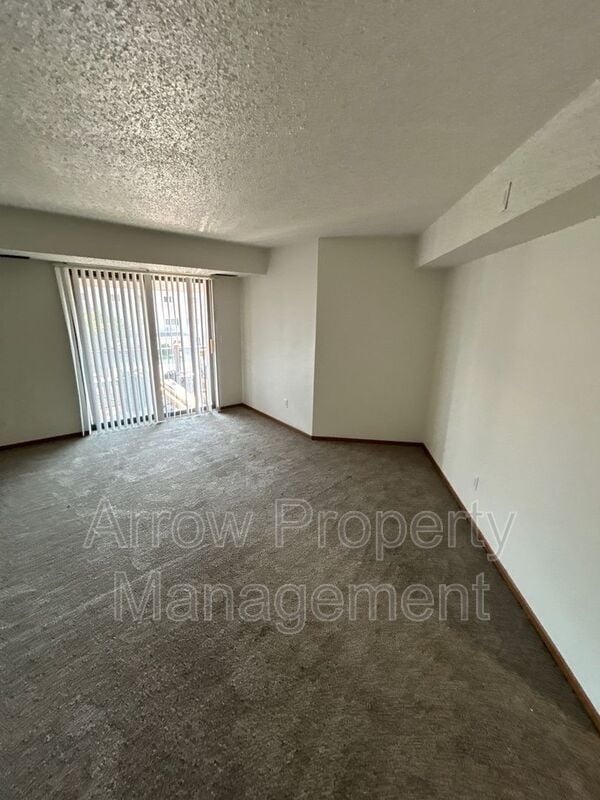 Building Photo - 205 E Arbor Ave