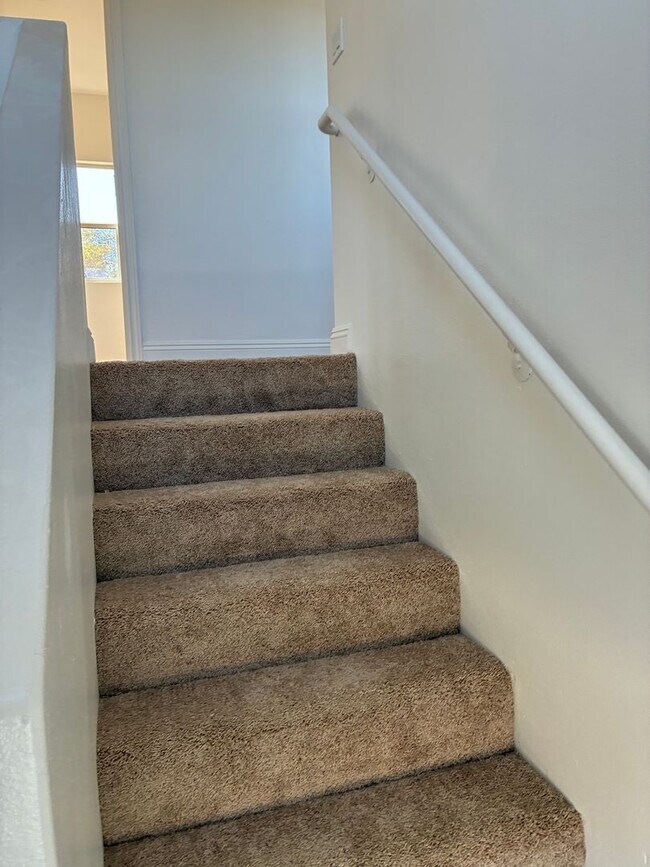 Building Photo - 9619Long