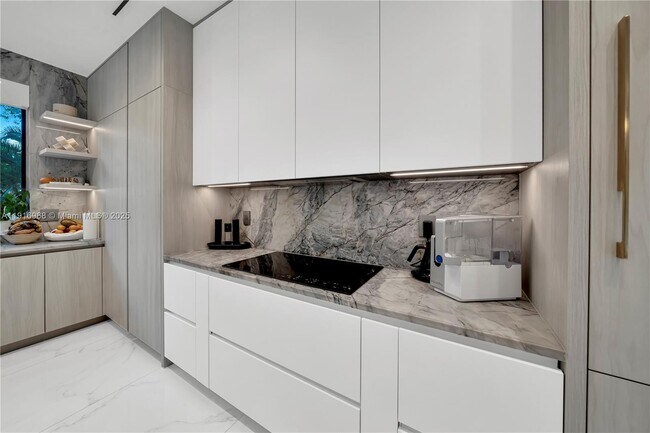 Building Photo - 34 SW 26th Rd