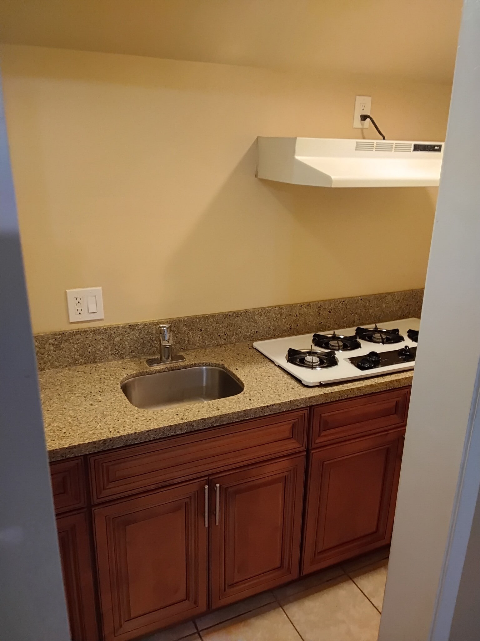 Building Photo - 9818 Hallwood Dr