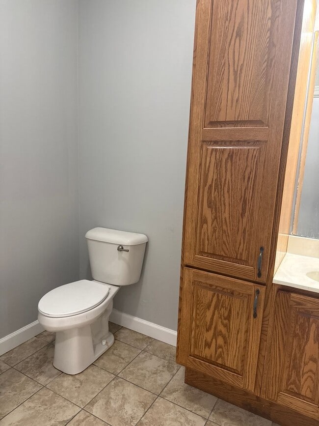 Building Photo - 622 Garvey Ln