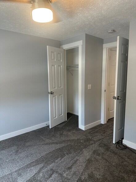 Building Photo - 3524 English Court