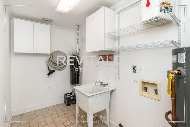 Building Photo - 2949 Cloverland Ct