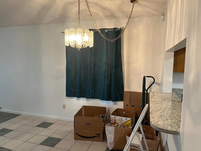 Building Photo - 224 Vista Grande Dr