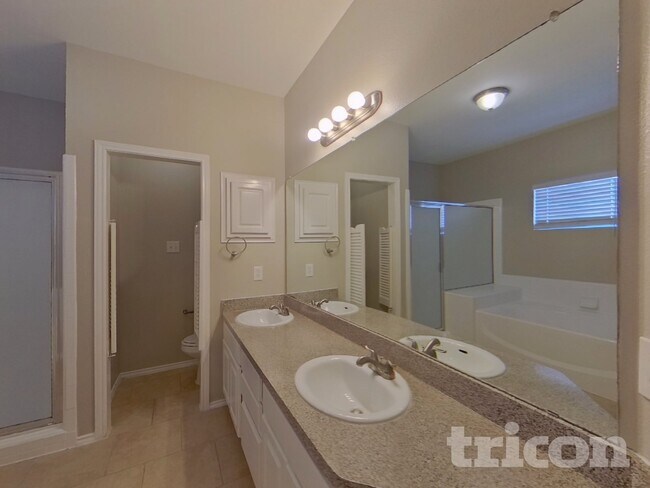 Building Photo - 1081 Treehouse Ln