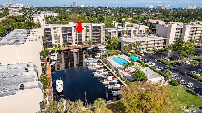 Building Photo - 3 Royal Palm Way