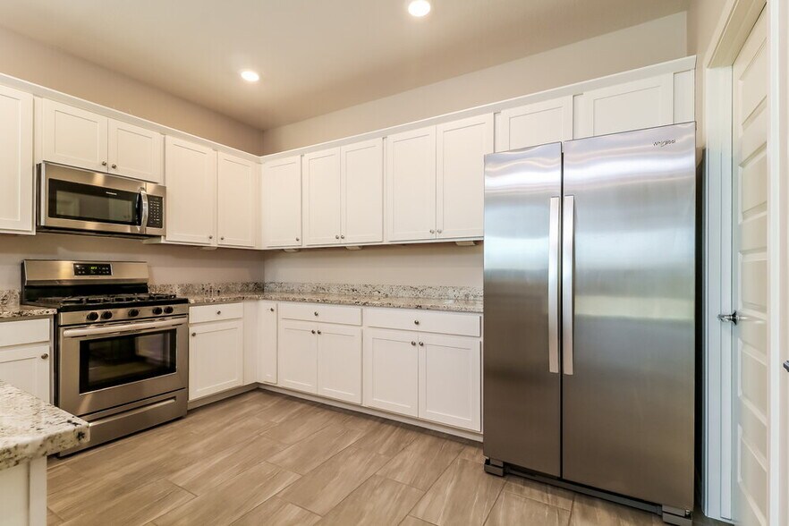 Building Photo - 20251 W Buchanan St